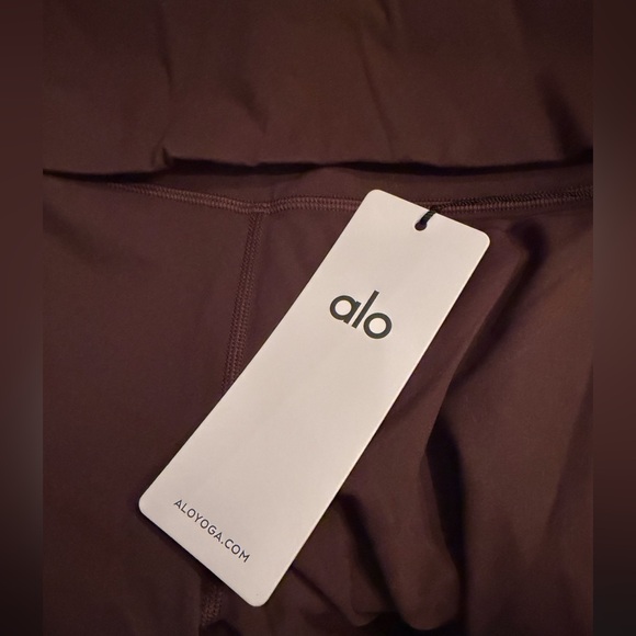 New with tags ALO yoga Softsculpt Foldover Flare Legging
- Espresso - Picture 8 of 9